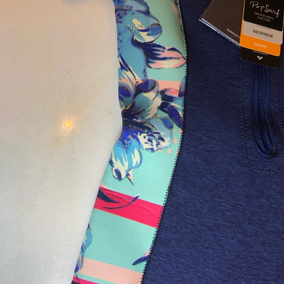 🆕Roxy Girl's 2mm Pop Surf Short Sleeve Front Zip NWT - Picture 4 of 6